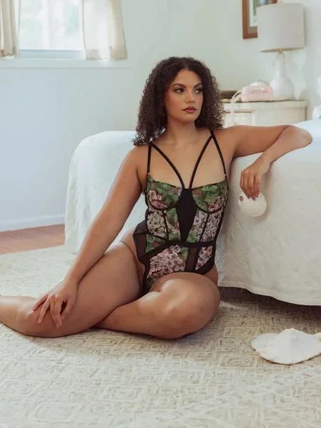 Embroidery Underwire Bodysuit – Hydrangea Night –