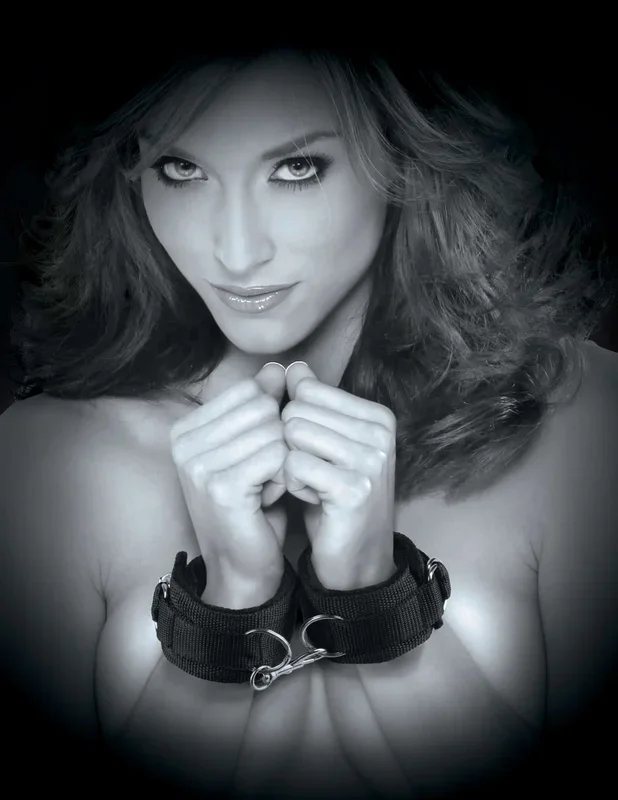 Fetish Fantasy Limited Edition Luv Cuffs Black