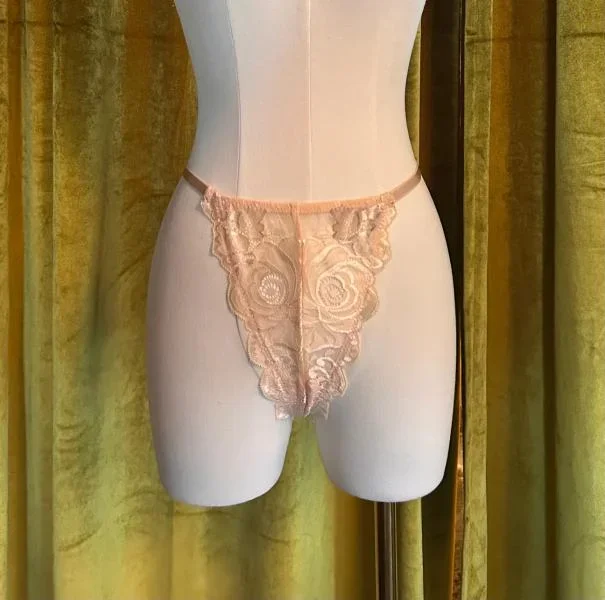 Floral Lace G-String – Whisper Peach –